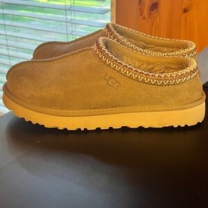 UGG Tasman